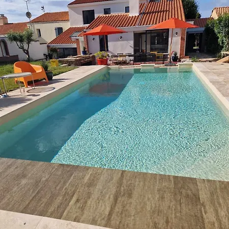 Des Plages 285 M2 Classe 5etoiles Premium 14 Personnes Et Piscine *