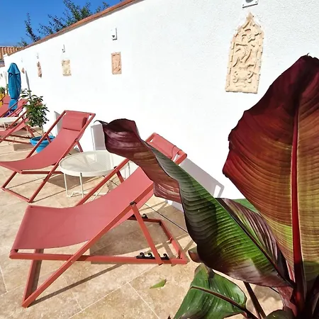 Des Plages 285 M2 Classe 5etoiles Premium 14 Personnes Et Piscine