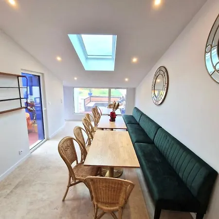 Des Plages 285 M2 Classé 5étoiles Premium 14 Personnes Et Piscine