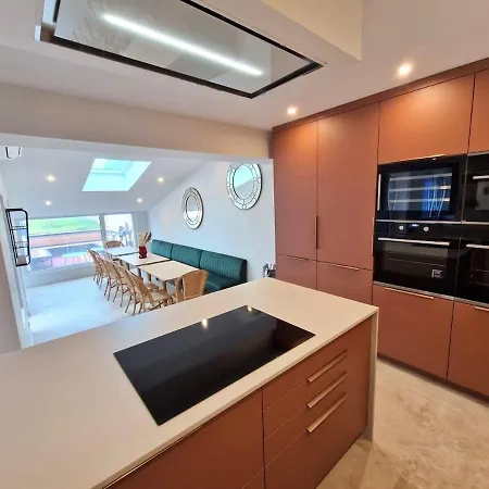 Villa Des Plages 285 M2 Classé 5étoiles Premium 14 Personnes Et Piscine