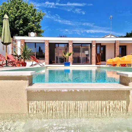 Des Plages 285 M2 Classé 5étoiles Premium 14 Personnes Et Piscine Villa *