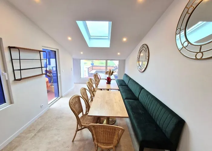 Des Plages 285 M2 Classé 5étoiles Premium 14 Personnes Et Piscine