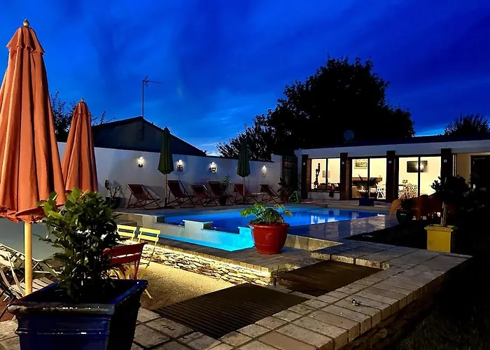 Des Plages 285 M2 Classé 5étoiles Premium 14 Personnes Et Piscine * Les Sables-dʼOlonne